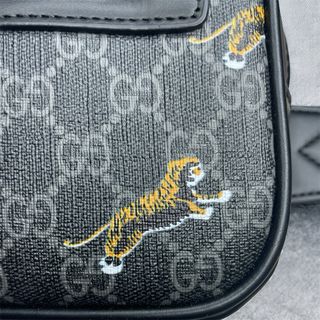 Marsupio Gucci con stampa tigre