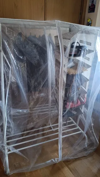 Porta abiti con scarpiera