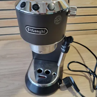 Cafetera Dedica EC685.BK De'Longhi