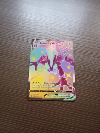 Carta Pokémon Toxtricity VMAX Gigamax