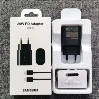 Cargador Samsung 25W PD USB-C,  carga muy rápida.