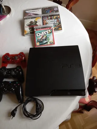 Console PS3 nera con 3 controller e 5 giochi