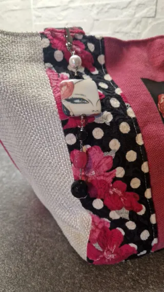 Borsa unica fatta a mano con pendente gioiello