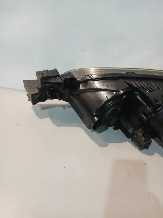 Faro Derecho Mazda 3 2004 Xenon