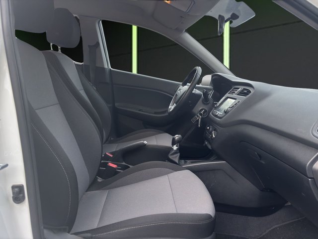 Hyundai i20 1.2 MPI Essence LE 55 kW (75 CV)