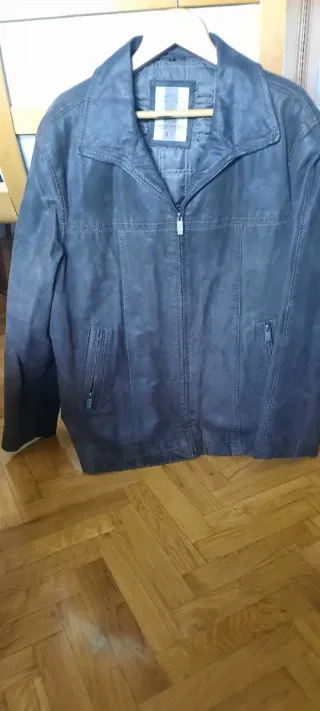 Chaquetón de cuero marrón talla 56