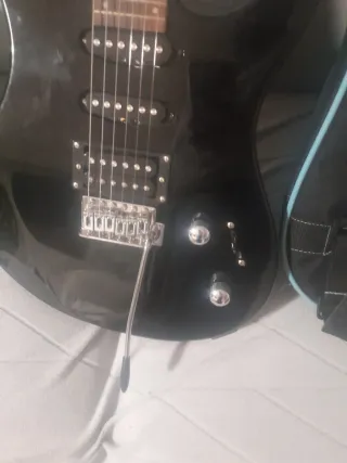 Guitarra Eléctrica Negra RX10
