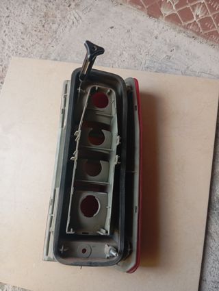 Piloto trasero izquierdo Peugeot Expert