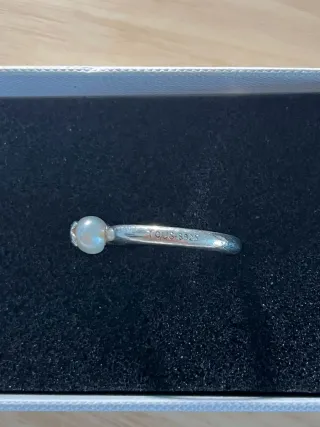 Anillo TOUS de plata y perla. Logo del oso