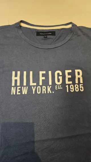 Camiseta Tommy Hilfiger azul marino - Logo clasico