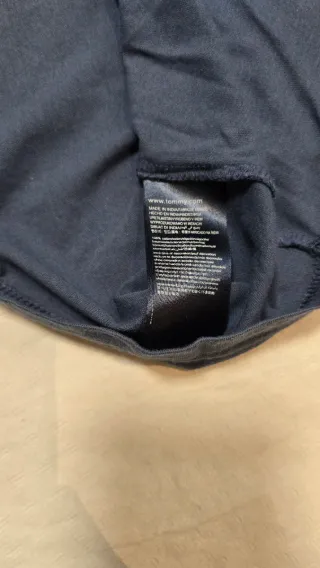 Camiseta Tommy Hilfiger azul marino - Logo clasico