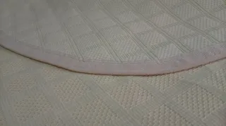 Colcha tela piqué cama 135 nueva