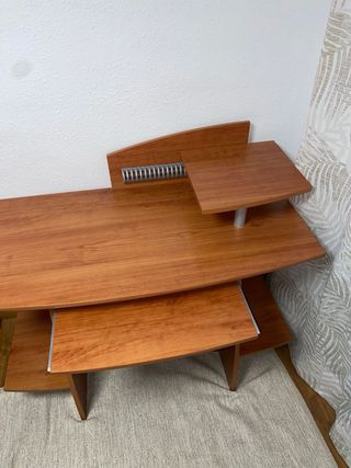 Escritorio madera con estante