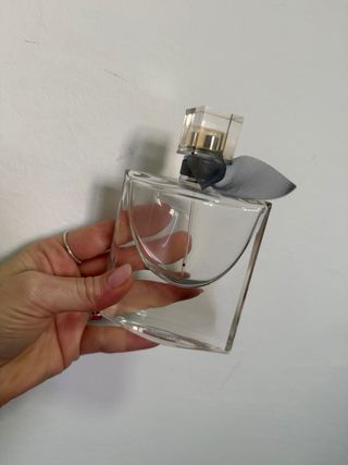 Collezione bottiglie profumo vuote