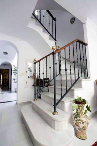 Chalet en venta en Coria del Río