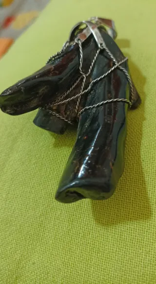 Ciondolo in argento con corallo nero