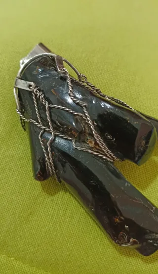 Ciondolo in argento con corallo nero