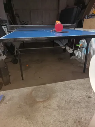 Mesa de ping pong azul
