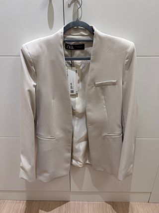 Traje Zara Beige