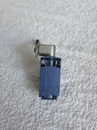 Interruptor de límite ZCD21 Schneider