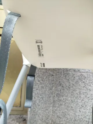 Trona de bebé blanca de Ikea