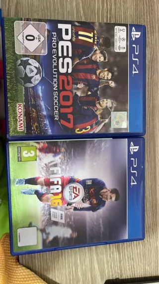 PS4 PES 2017 y FIFA 16