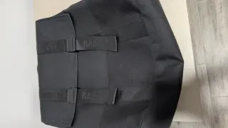 Mochila Rains negro impermeable