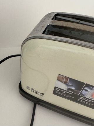 Tostadora Russell Hobbs Crema