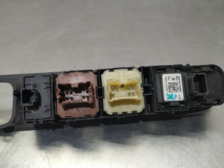 MANDO ELEVALUNAS DELANTERO IZQUIERDO RENAULT CAPT