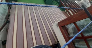 Toldo para terraza marrón y beige