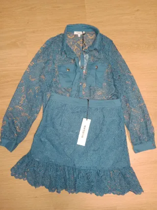 Conjunto de Chaqueta y falda Morgan encaje azul