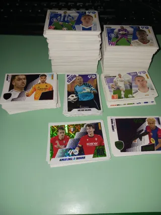 890 cromos fútbol Panini (350 sin repetir)
