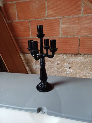 Candelabro negro de metal