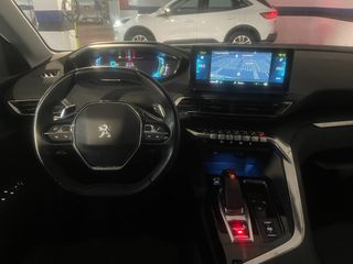 Peugeot 3008 Hybrid 225 e-EAT8 Allure