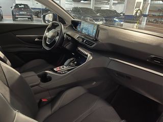 Peugeot 3008 Hybrid 225 e-EAT8 Allure