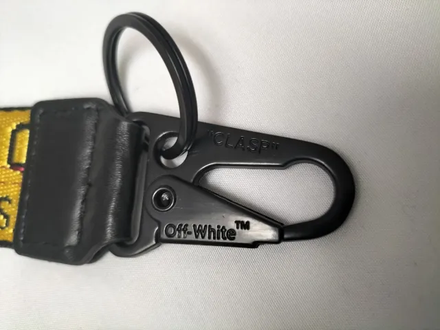 Llavero Off White color amarillo dorado. Nuevo