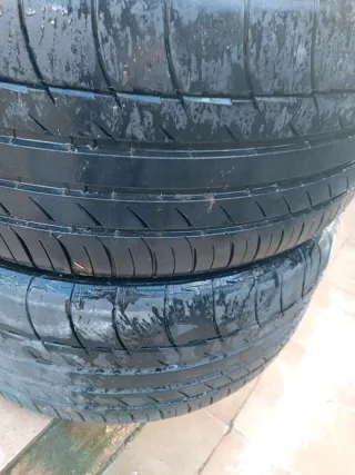 Neumáticos 235/50 ZR17 seminuevos