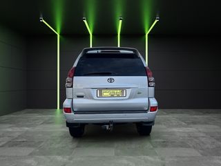Toyota Land Cruiser 3.0 D-4D GX 127 kW (173 CV)