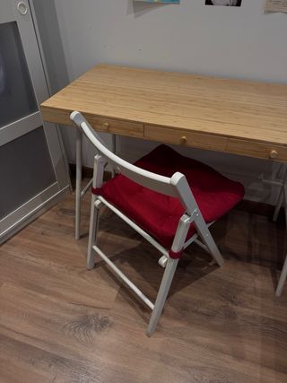 Escritorio y silla plegable madera
