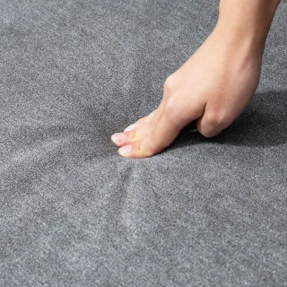 Sofá 3 Plazas Gris con Tachuelas