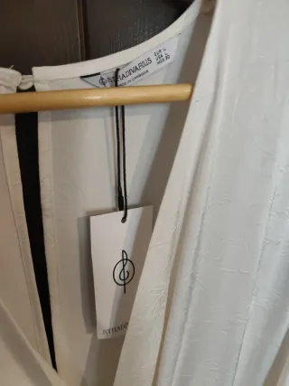 Mono corto blanco roto pierna ancha