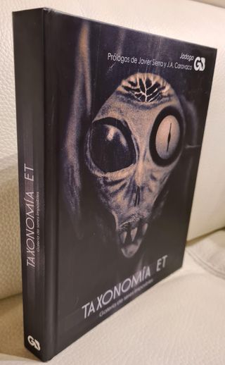 Taxonomía ET: Galería de seres imposibles - OVNIS