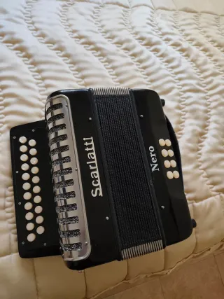 Acordeón Scarlatti Nero
