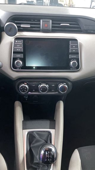 Coche nissan micra de 2019.