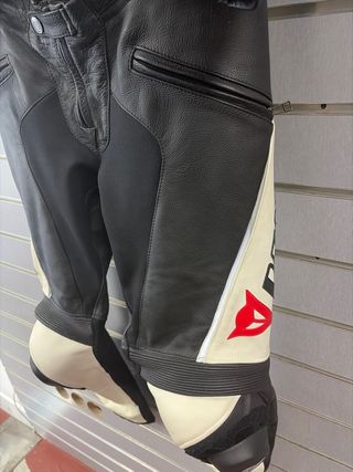 Traje de moto Dainese cuero