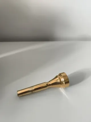 Boquilla Trompeta Dorada Denis wick 4E