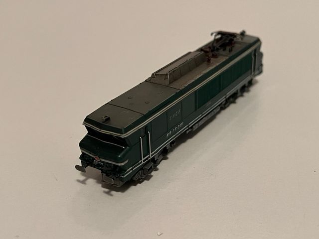 Locomotora BB-15001 SNCF Fleischmann piccolo N.