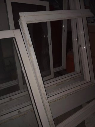 Balconera aluminio + mosquitera