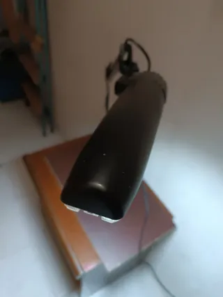 Lámpara de escritorio negra