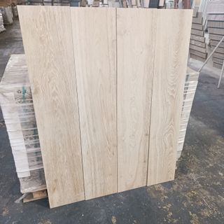 Lote 80m2 imitación madera porcelanico